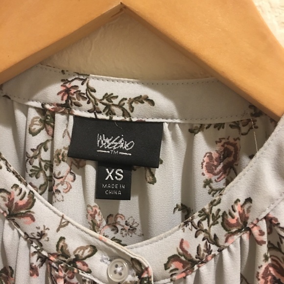 Mossimo Flowy Floral Blouse - Picture 3 of 6